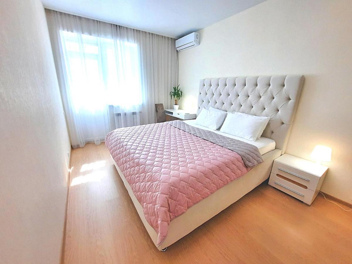 Alex Apartment Сеть апартаментов Бесконтактное заселение 24-7 Полтава Экстерьер фото